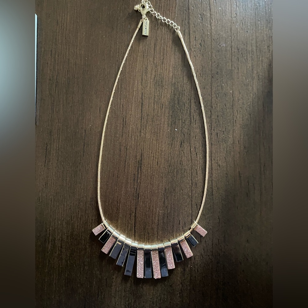 New without tags! The limited gold bar necklace & matching earrings